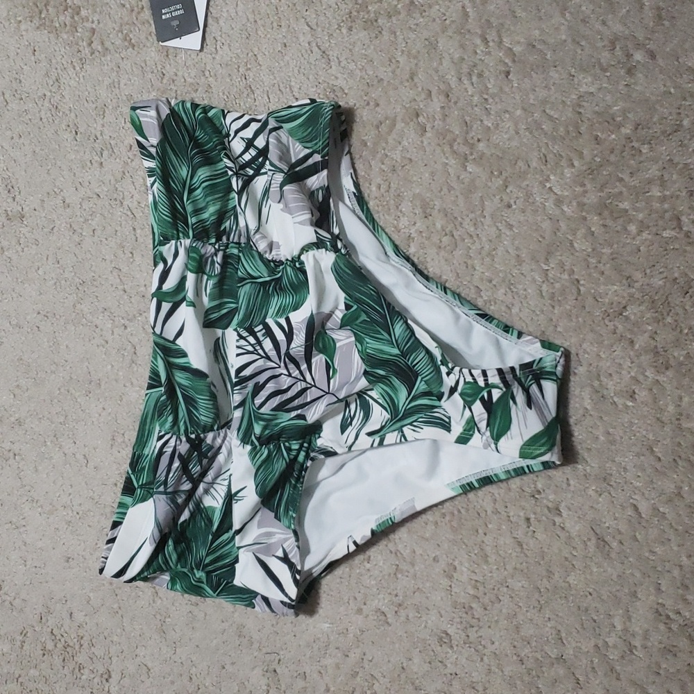 Torrid size 2 Swim Bottoms Plus Size 18/20 Tropical High Rise